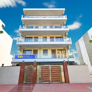 https://oyo-82311-hotel-holy-house.top-gurgaonhotels.com
