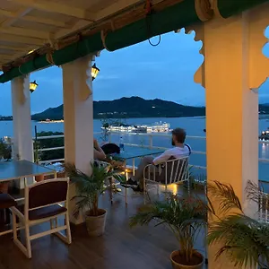 https://peacock-paying-guest-house.udaipurhotels.org