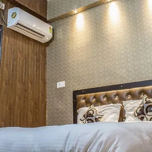 Ganges Hotel