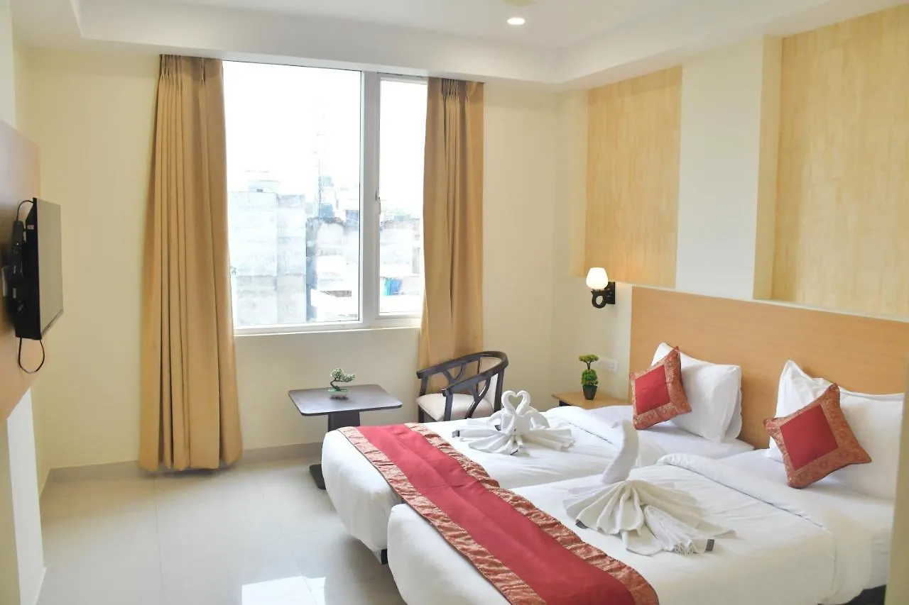 Hotel Yatharth Inn Varanasi 4*,