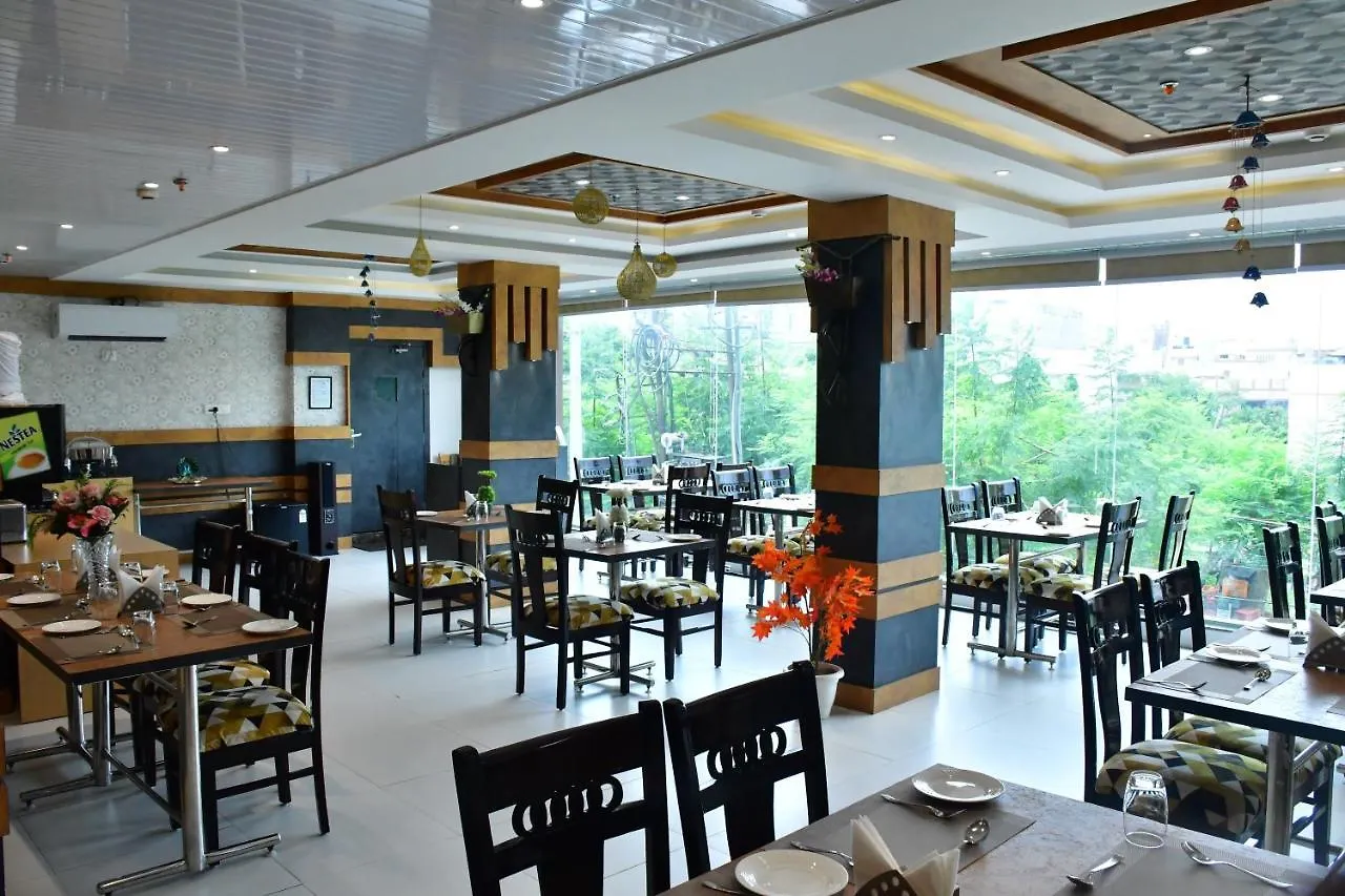 Hotel Yatharth Inn Varanasi