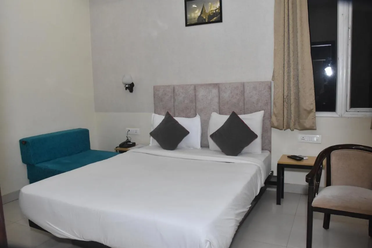Hotel Yatharth Inn Varanasi